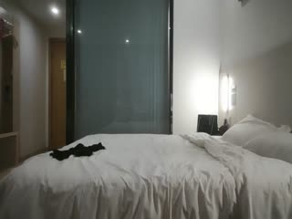 #极品良家洗脚妹回酒店，近距离视角特写，黑色丝袜情趣护士装，骑乘打桩后入猛烈撞击